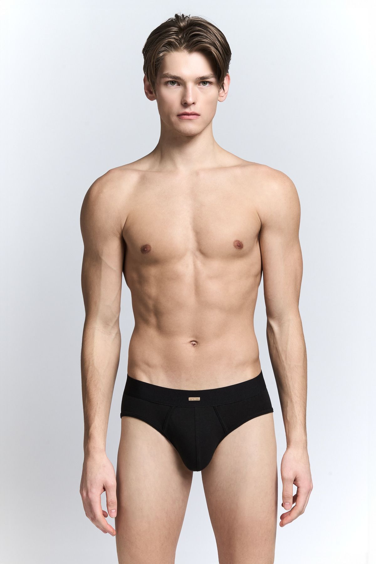 키세 언더웨어(QISE UNDERWEAR) 골드 모티브 삼각 브리프 블랙