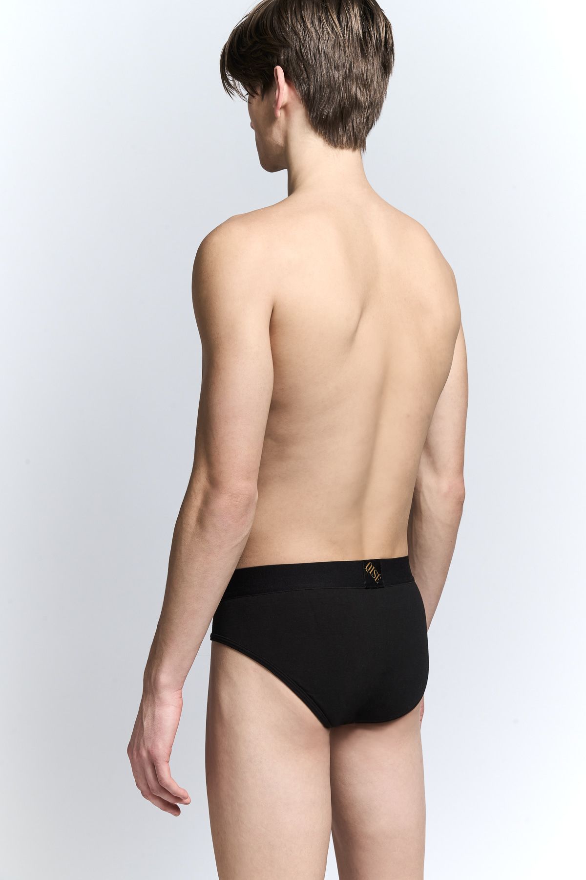 키세 언더웨어(QISE UNDERWEAR) 골드 모티브 삼각 브리프 블랙