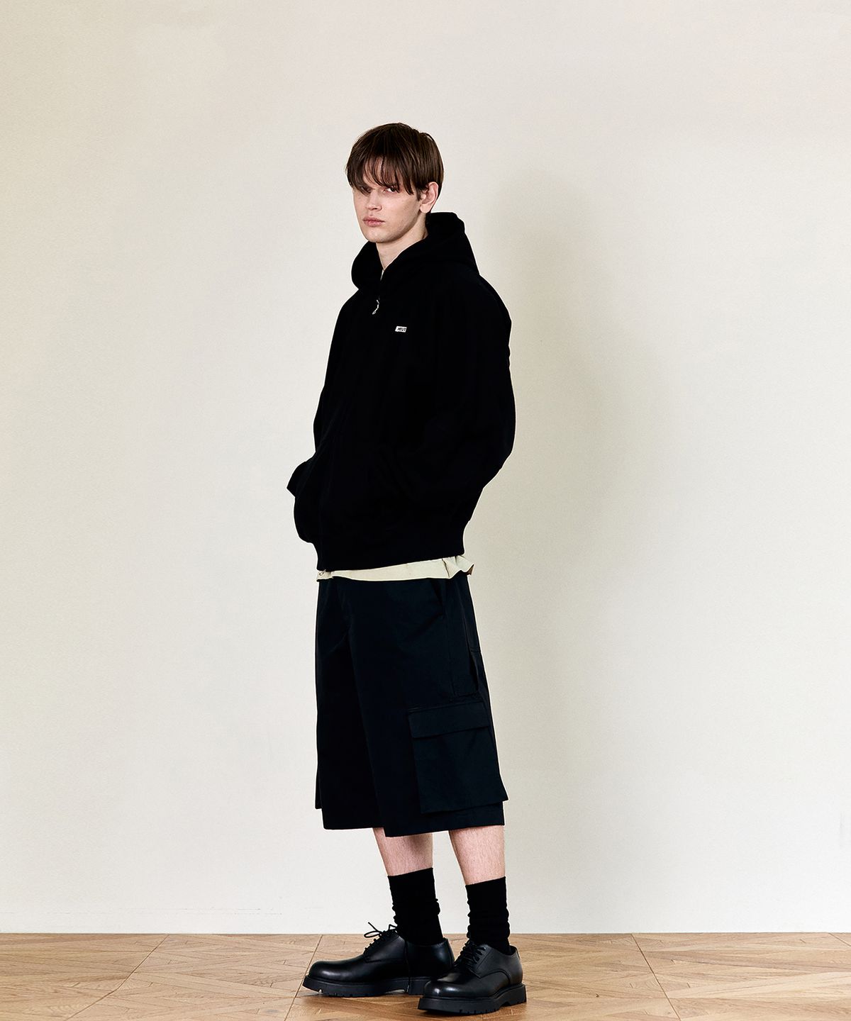 호이테(HEUTE) HET STRAP COTTON CARGO SHORTS (BLACK)