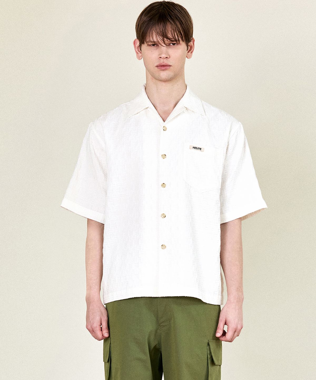호이테(HEUTE) CONVERTIBLE COLLAR SHORT SLEEVE SHIRT (WHITE)