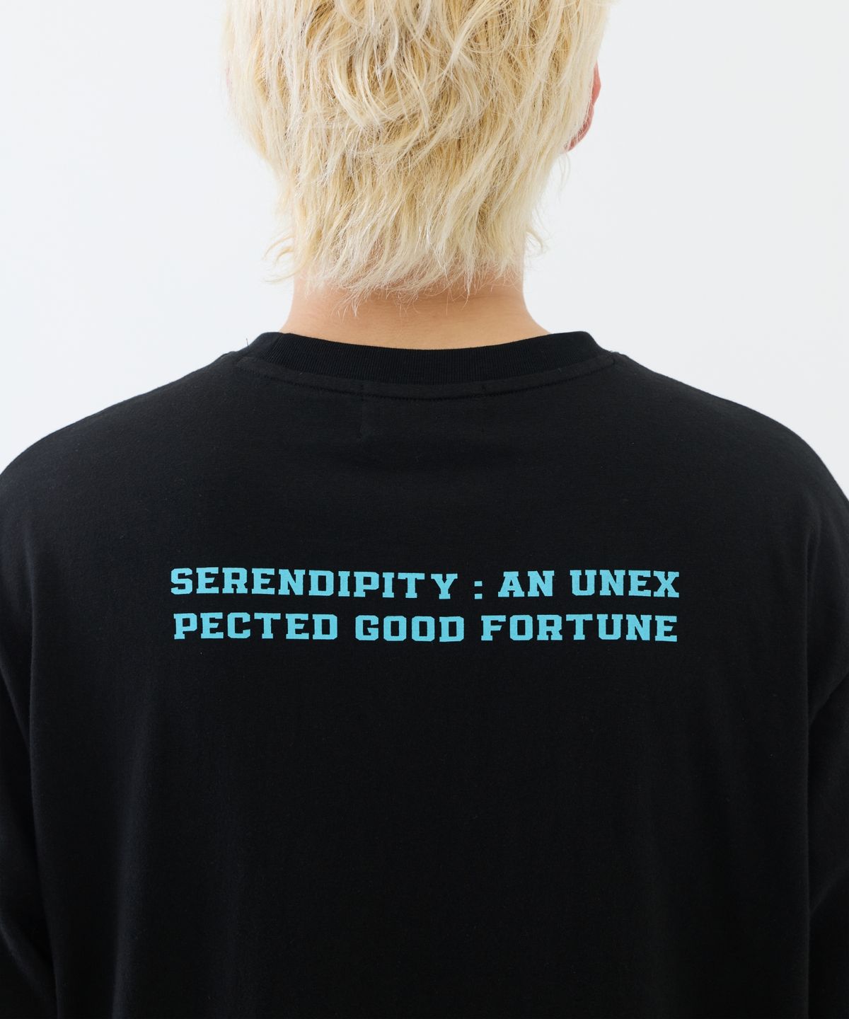 이스트서비스샵(eastserviceshop) Noomik Half T - Black
