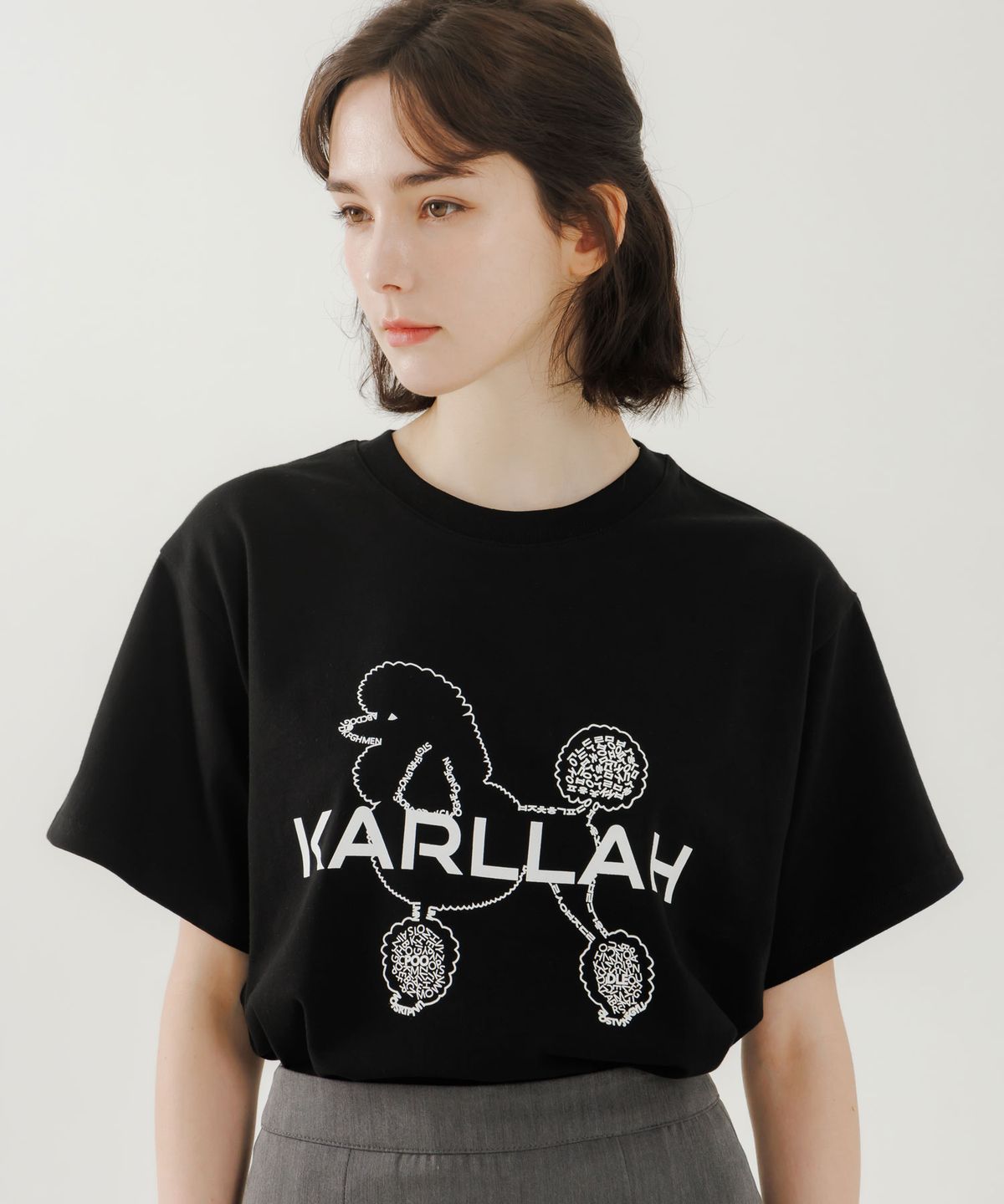 칼라(KARLLAH) 푸들 프린트 반팔 티셔츠-블랙