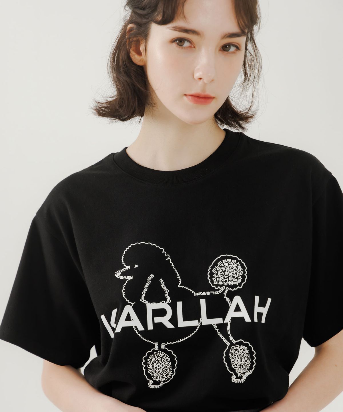칼라(KARLLAH) 푸들 프린트 반팔 티셔츠-블랙