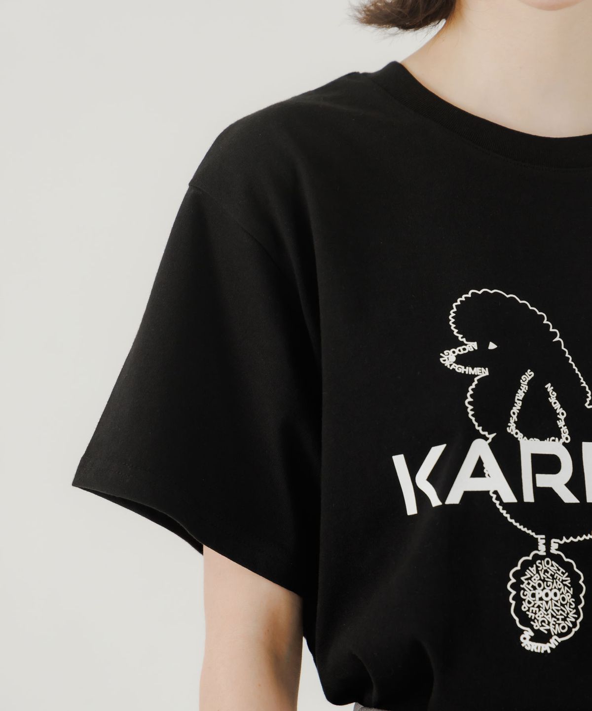 칼라(KARLLAH) 푸들 프린트 반팔 티셔츠-블랙
