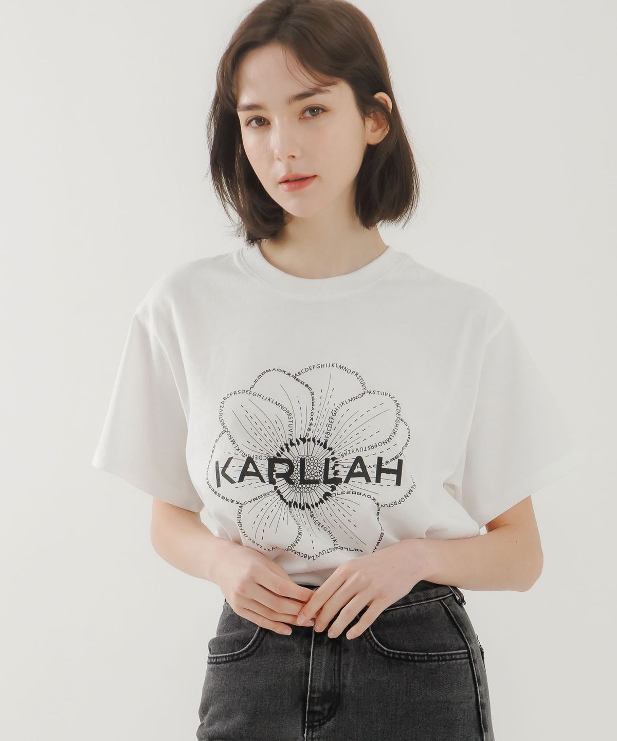 칼라(KARLLAH) 아네모네 프린트 반팔 티셔츠-화이트