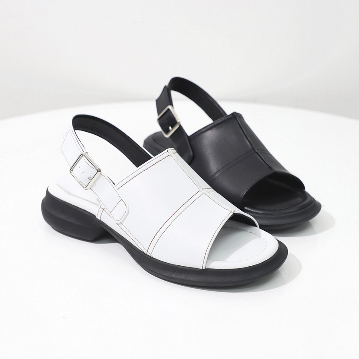 엘칸토(ELCANTO) 마쯔 여성 와이드라인 포인트 샌들 3.5cm LCWW49M426