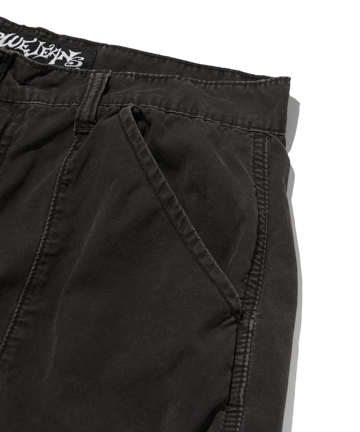 스웨이드(SUADE) WIDE CARGO SHORTS [BLACK]