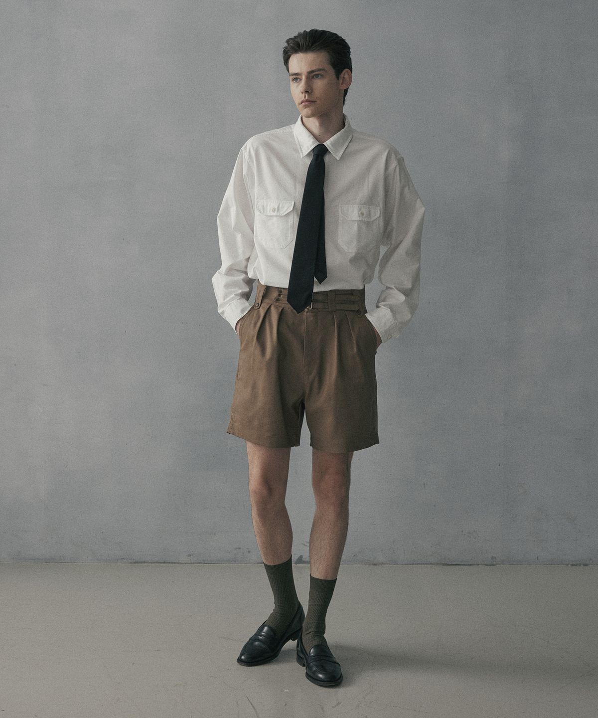 엠프(AMF) Ramie 2 Strap Gurkha Shorts - Brown