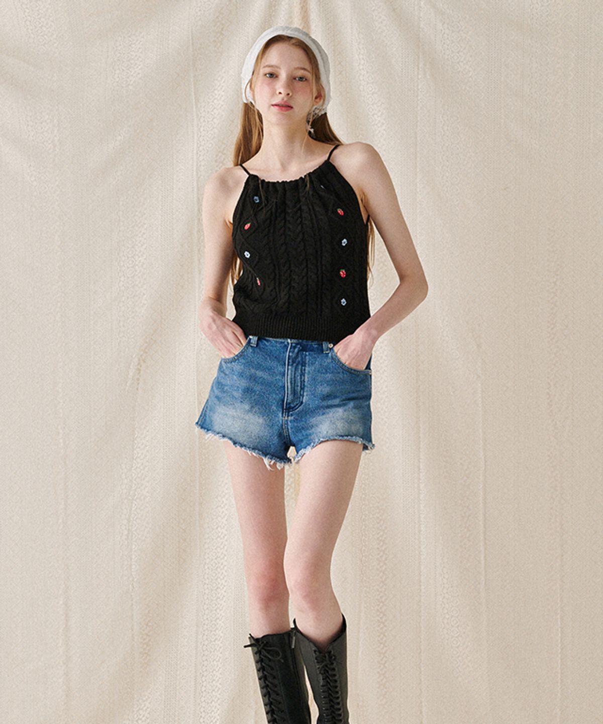 론론(RONRON) RASPBERRY HALTER NECK KNIT BLACK