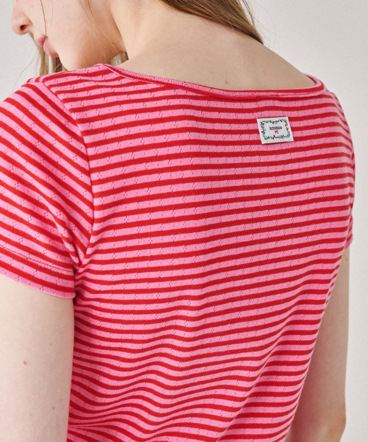론론(RONRON) EYELET SHIRRING STRIPE T SHIRT RED PINK