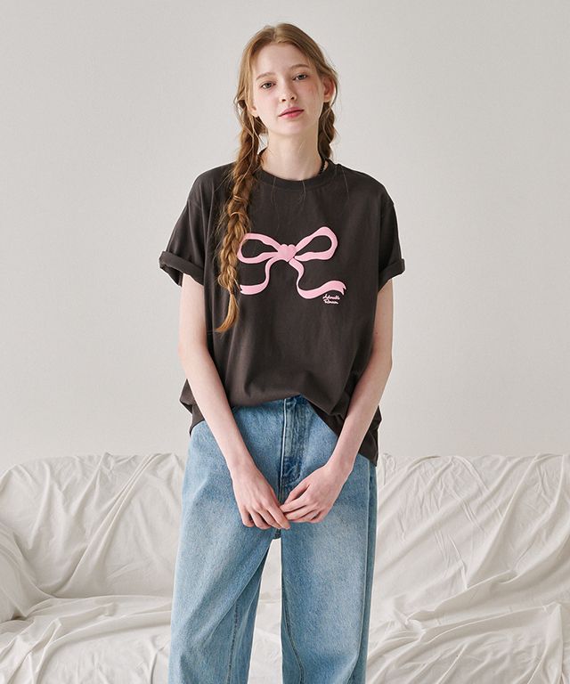 MUSINSA | RONRON EMBO HEART RIBBON BASIC FIT T SHIRT
