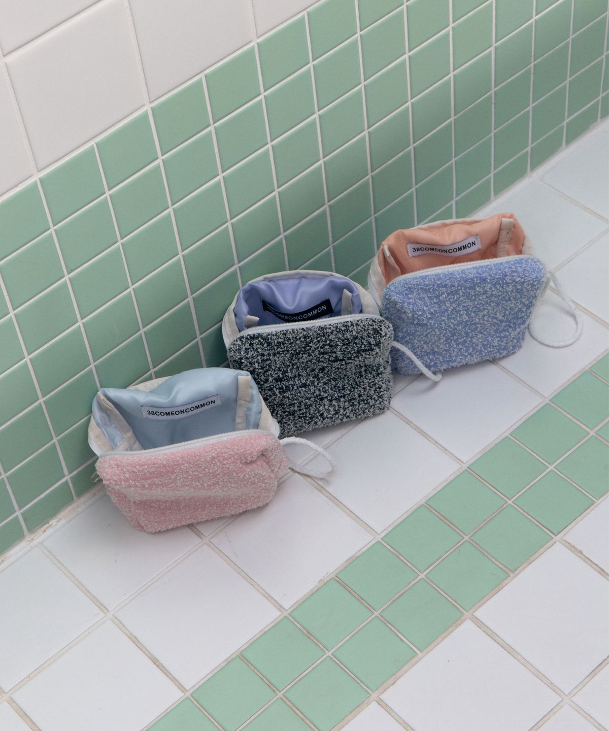38컴온커먼(38COMEONCOMMON) Boucle Pouch (Light Pink)