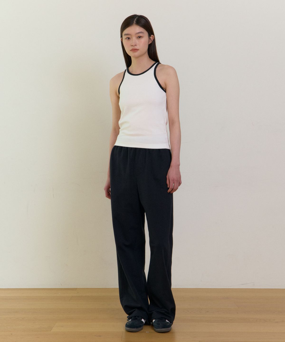 38컴온커먼(38COMEONCOMMON) Pipe line sleeveless (White)