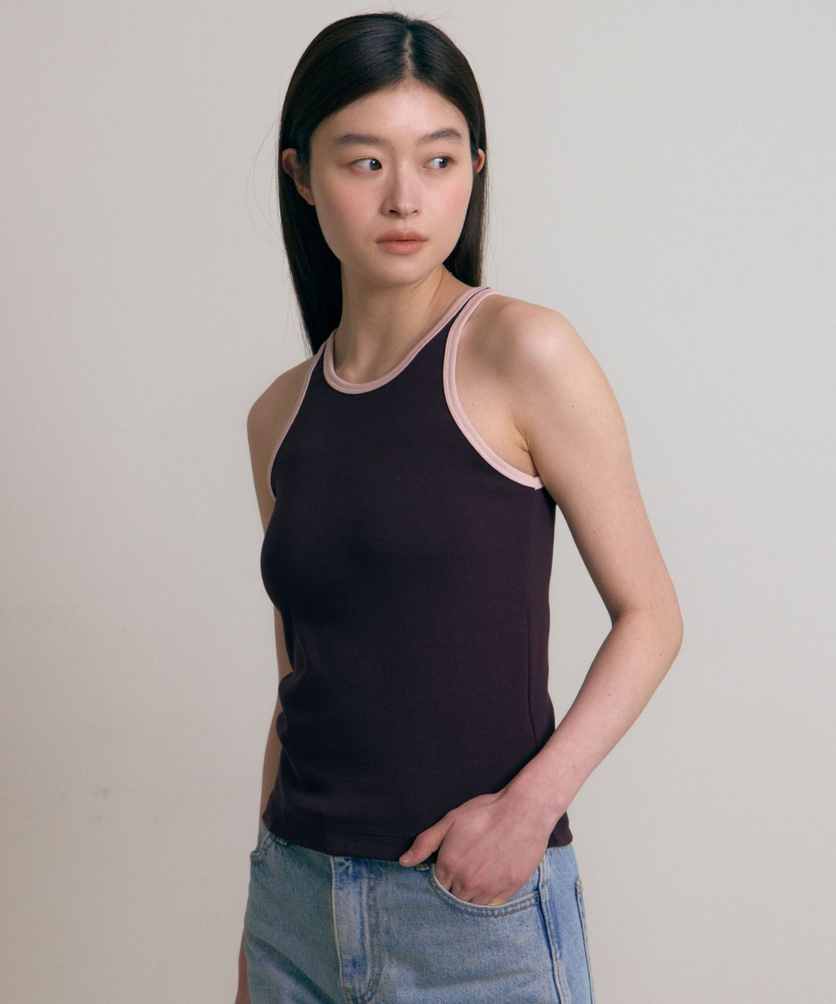 38컴온커먼(38COMEONCOMMON) Pipe line sleeveless (Brown)