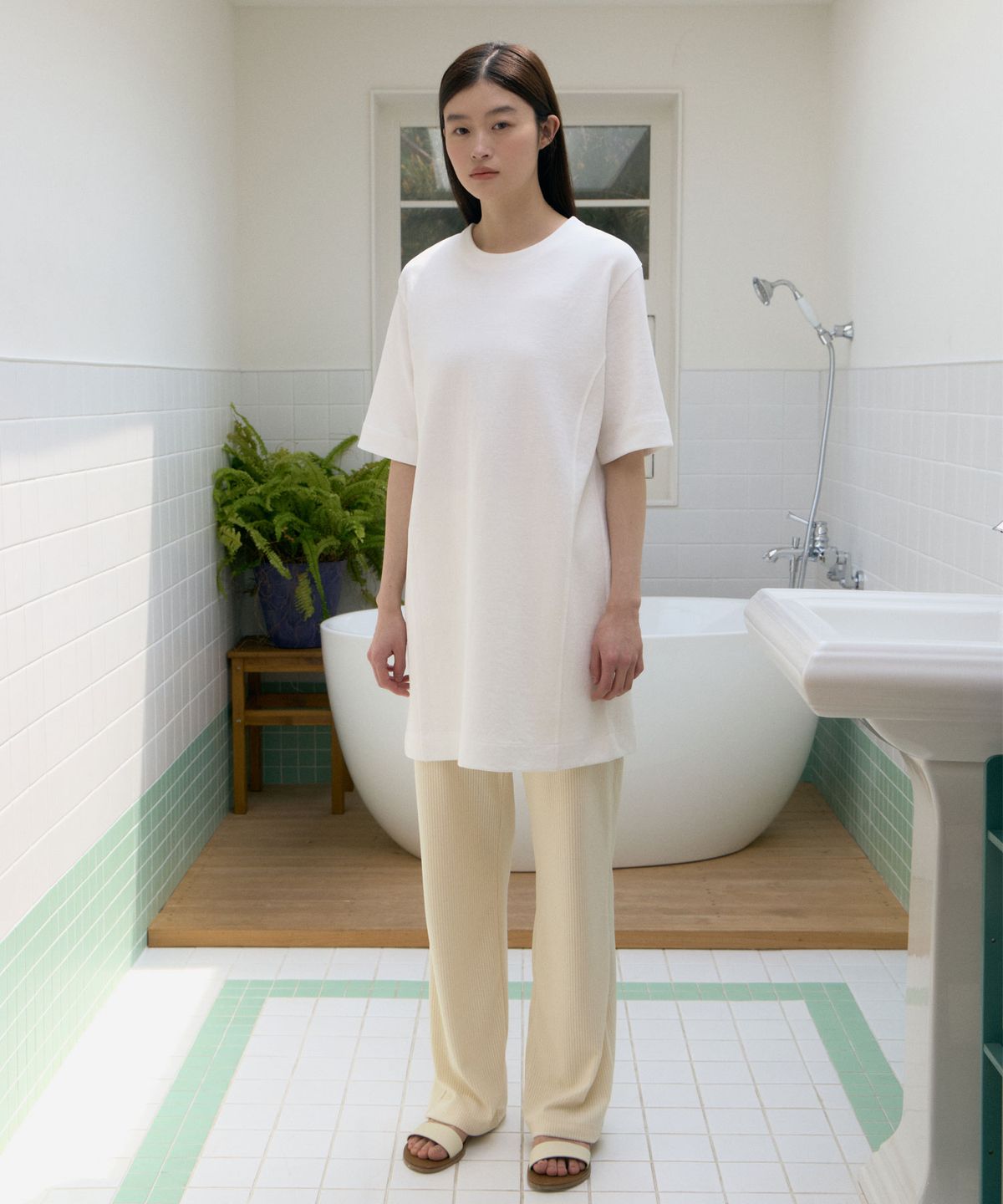 38컴온커먼(38COMEONCOMMON) Half Sleeve Stitch One-Piece (White)