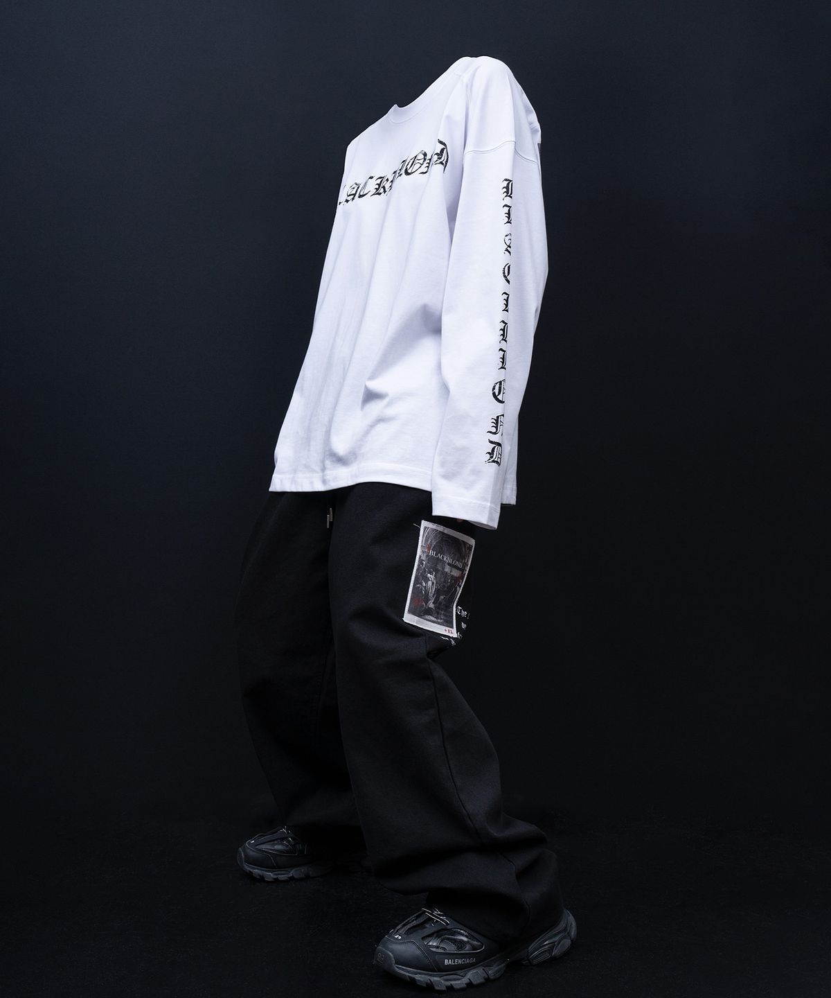 블랙블론드(BLACKBLOND) 비비디 크러쉬드 페이쓰 긴팔티 (화이트)