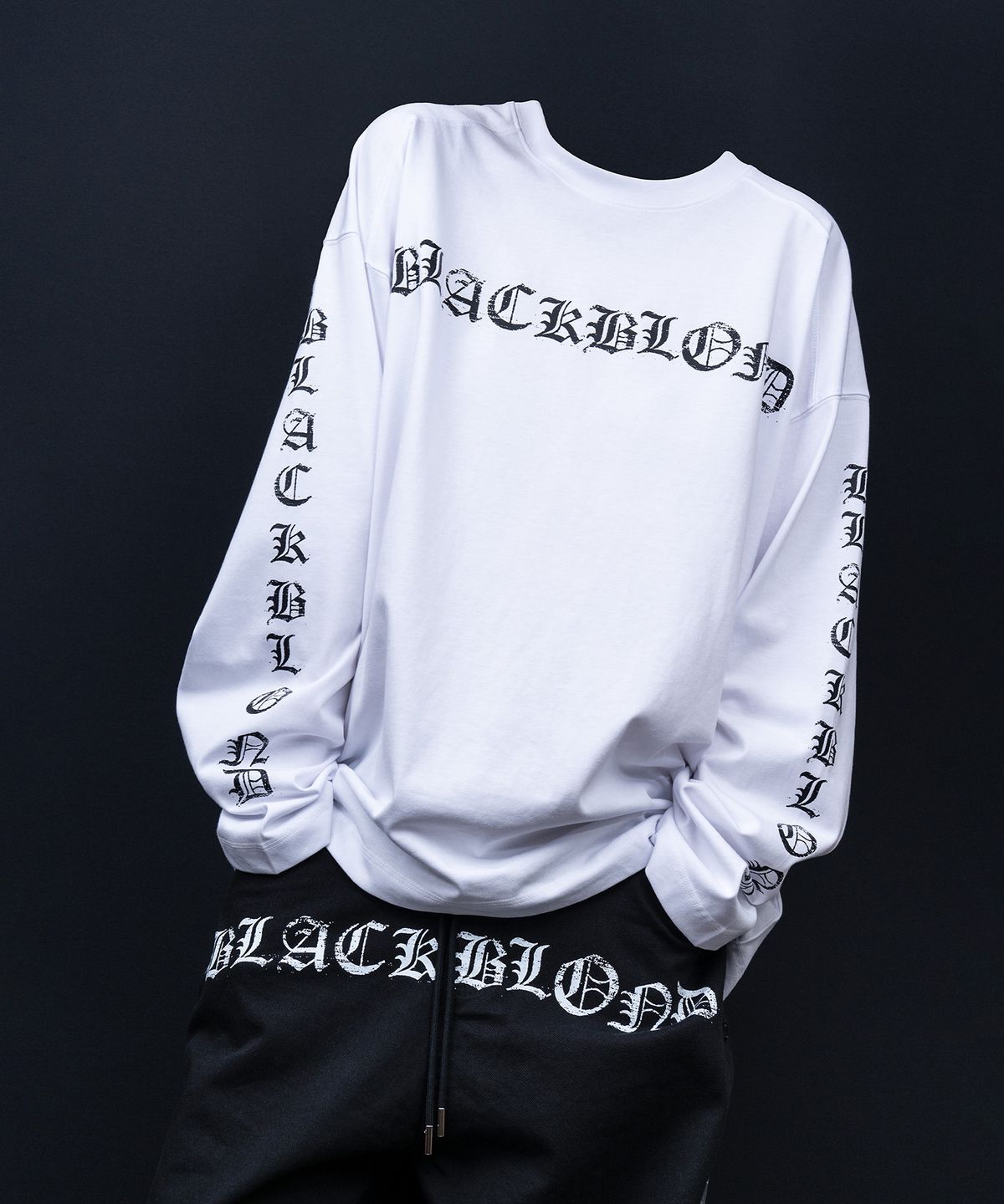 블랙블론드(BLACKBLOND) 비비디 크러쉬드 페이쓰 긴팔티 (화이트)