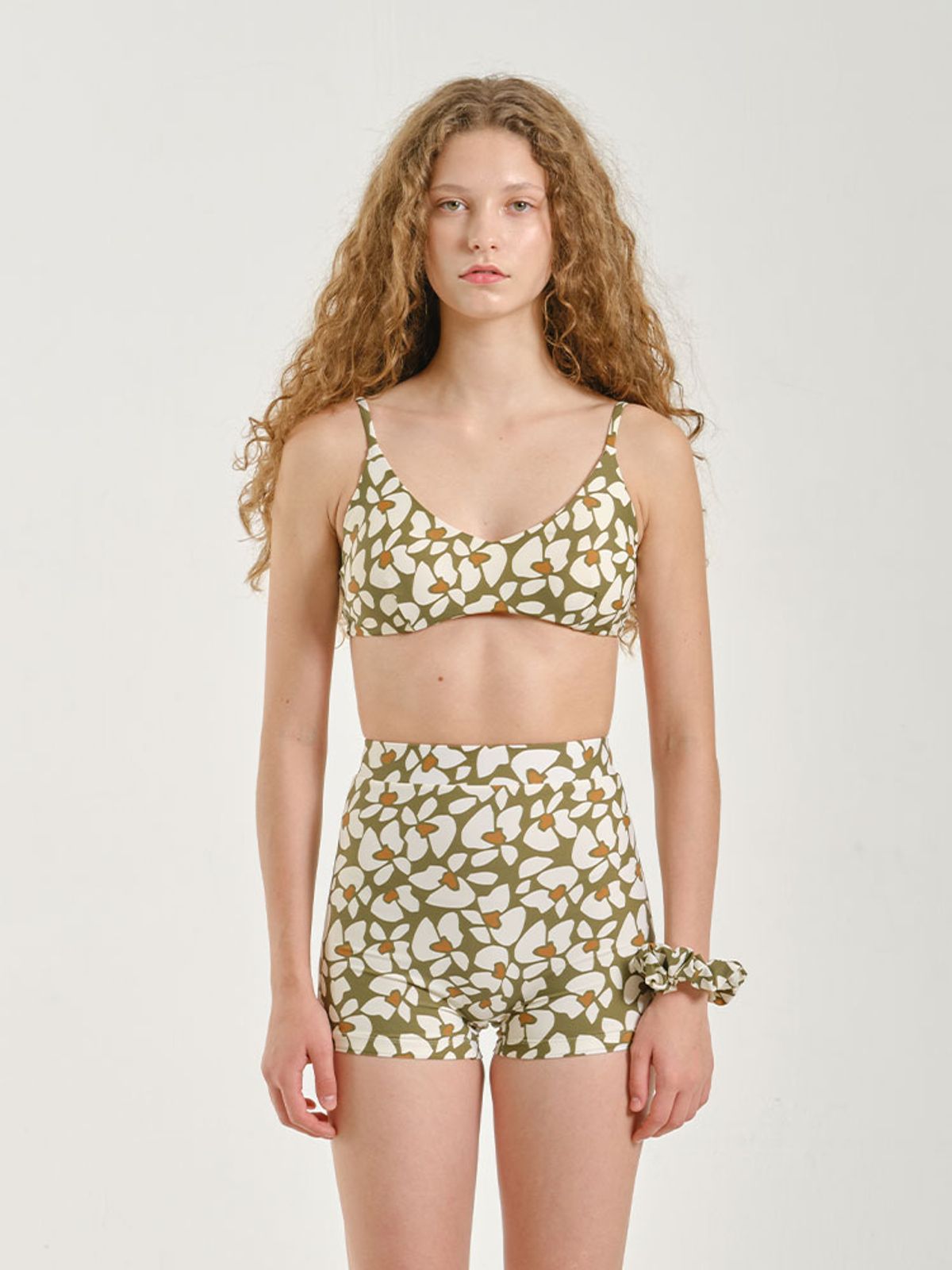 파인베이(FINEBAY) High-rise Shorts, Floral Green