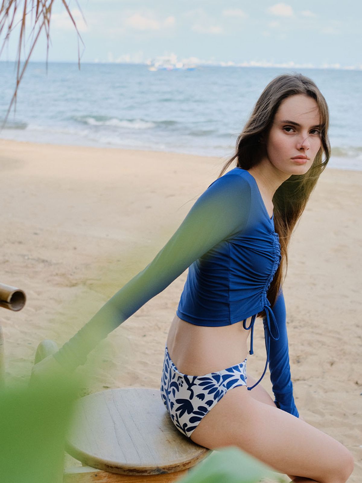 파인베이(FINEBAY) Ruched Rashguard, Solid Blue