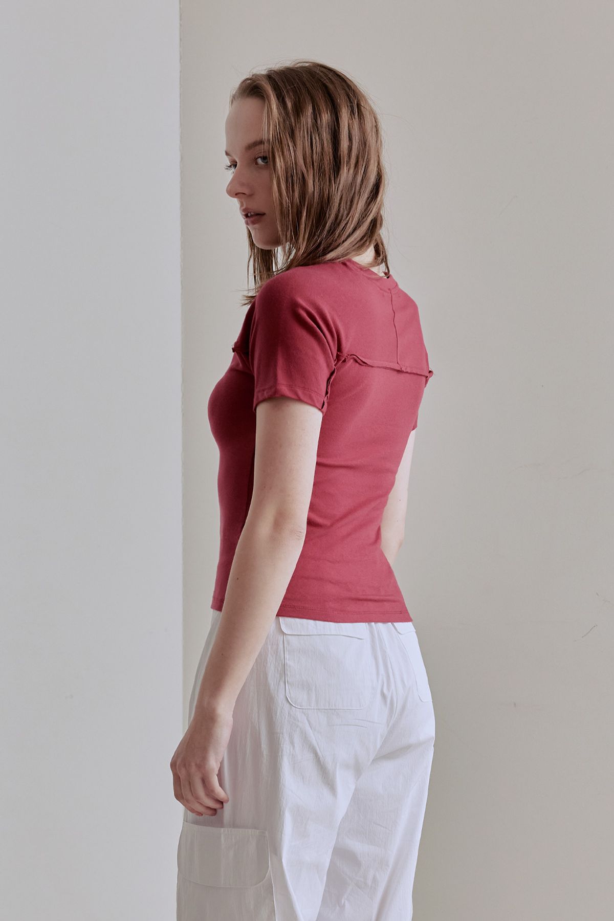 애프터아워즈(AFTERHOURS) RAW CUT LINE HALF TOP (CURRANT)