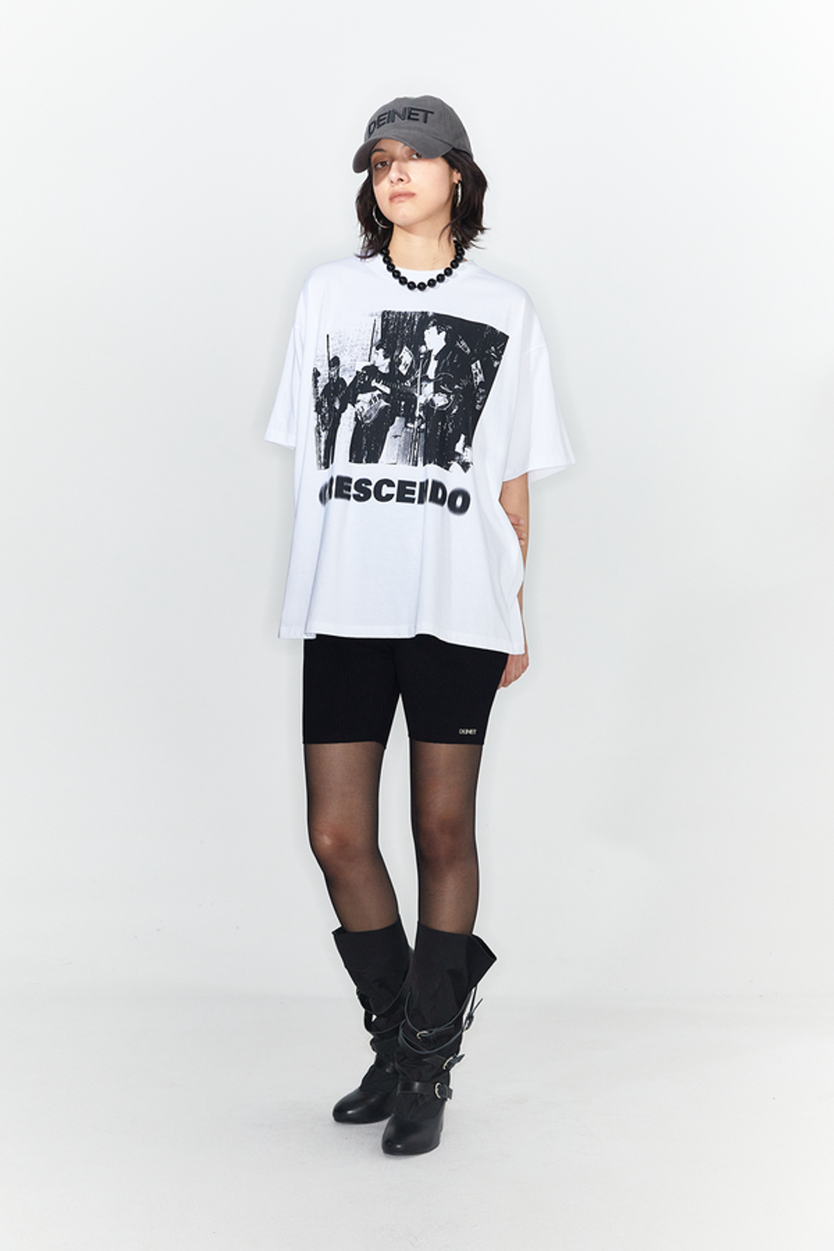다이닛(DEINET) CRESCENDO GRAPHICS T-SHIRT IN WHITE