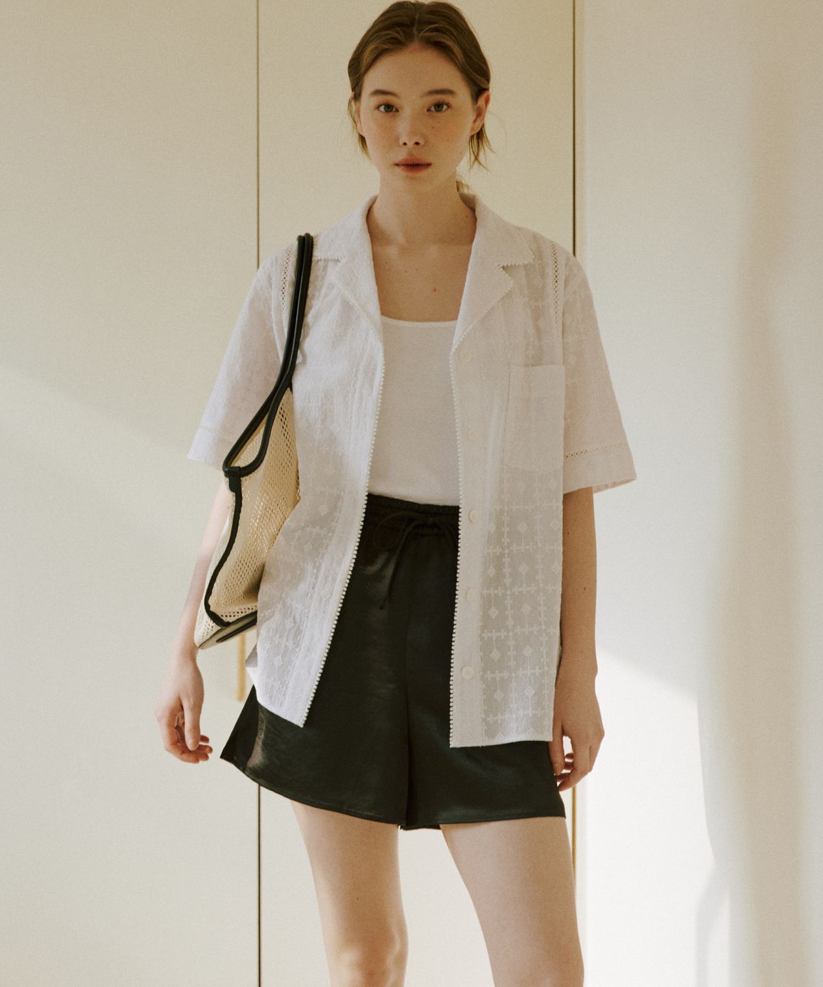 오떼뜨(OCTETTE) LOOSE SATIN SHORTS_2COLOR