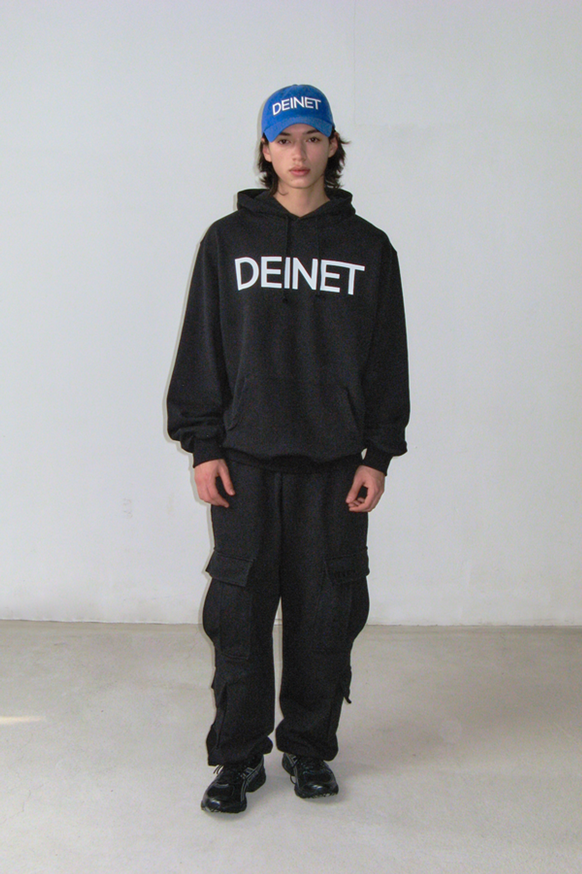 다이닛(DEINET) DEINET LOGO CAP IN BLUE
