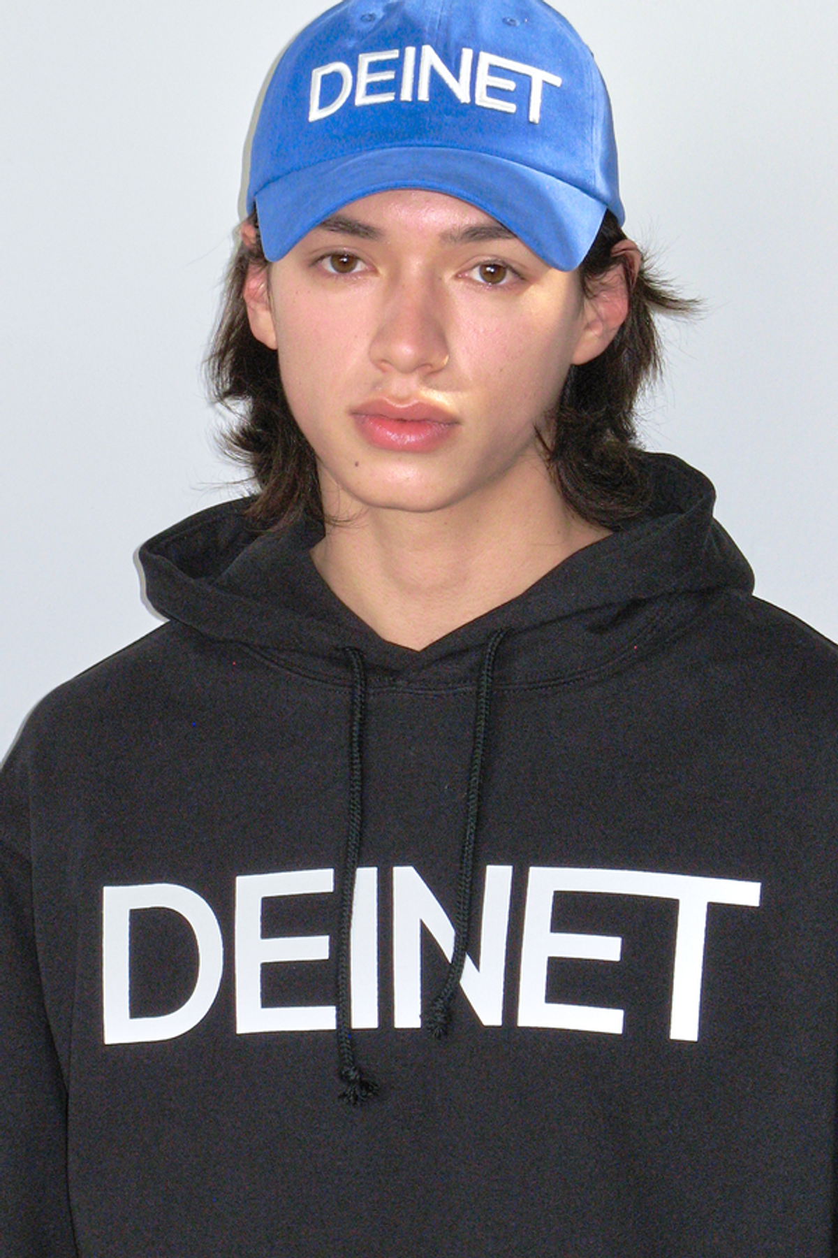 다이닛(DEINET) DEINET LOGO CAP IN BLUE