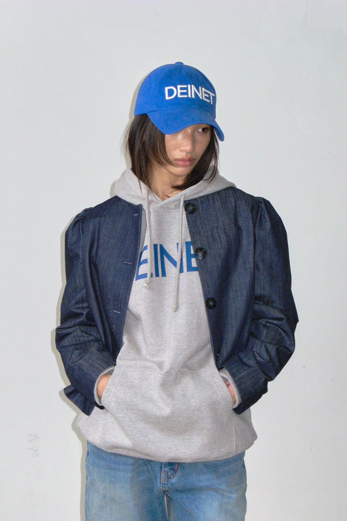 다이닛(DEINET) DEINET LOGO CAP IN BLUE