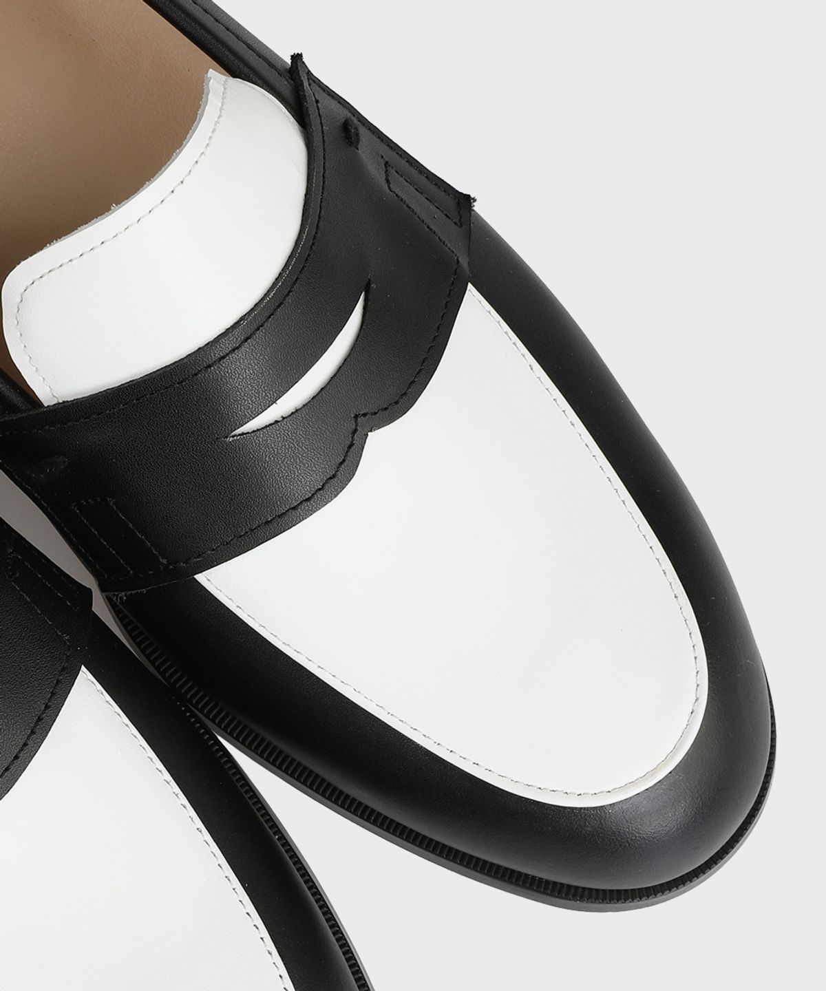 피렌체 아뜨리에(FIRENZE ATELIER) 산토리니 마린 스펙테이터 페니로퍼 4051 [CREAM WHITE+BLACK]