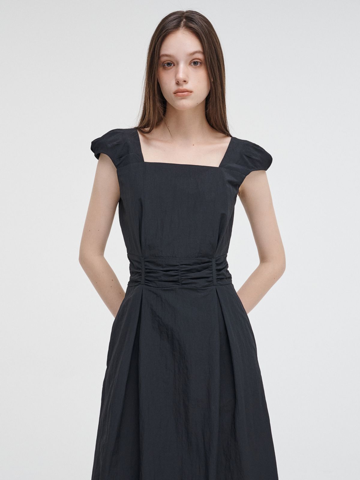 에트몽(ETMON) Shoulder Pintuck Shirring Dress, Black
