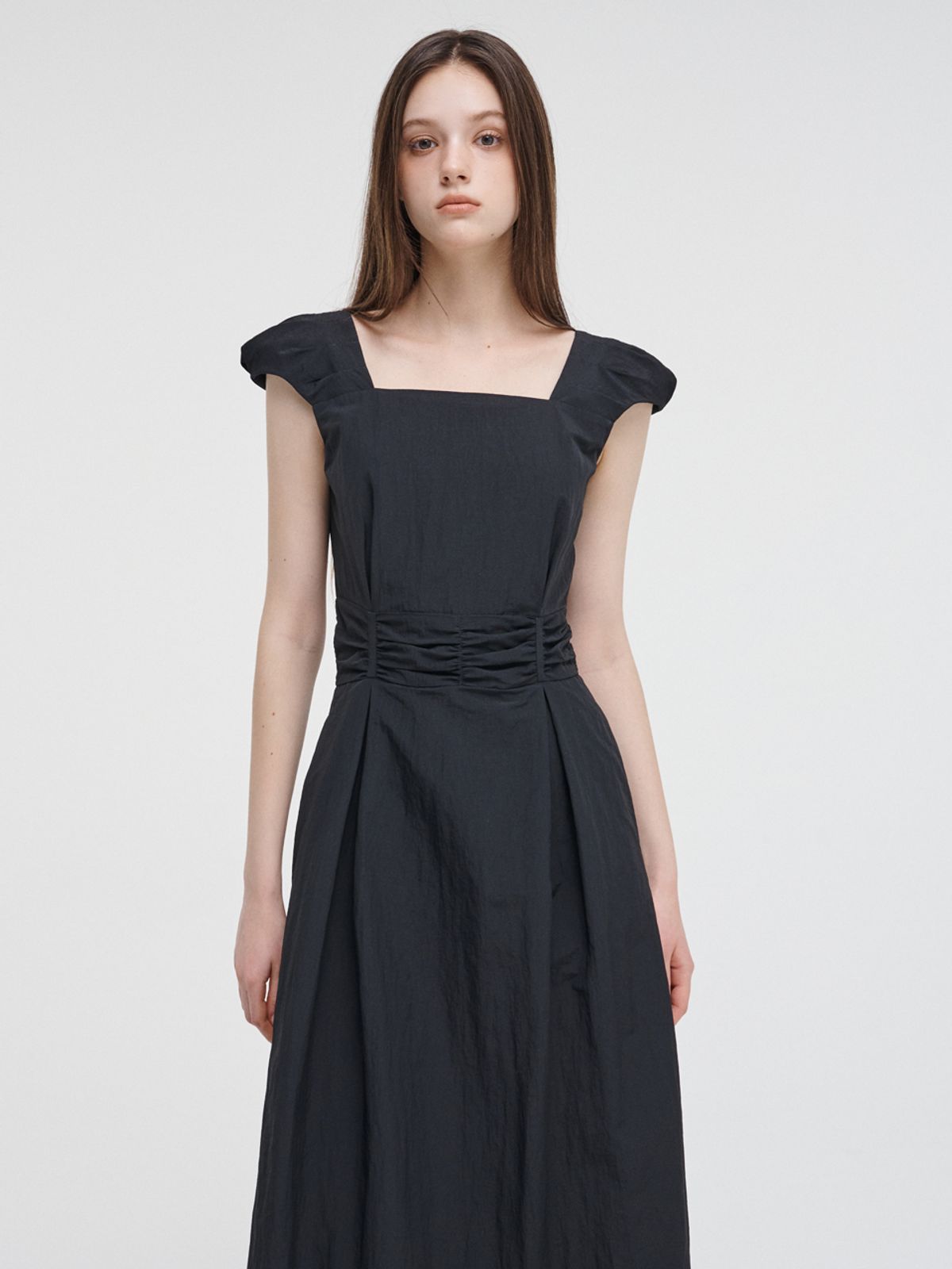 에트몽(ETMON) Shoulder Pintuck Shirring Dress, Black