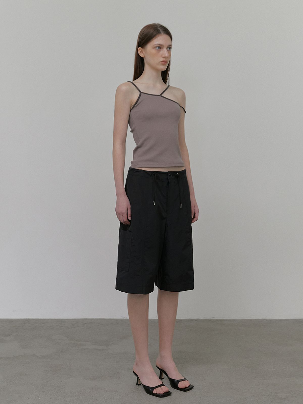 에트몽(ETMON) Unbalanced Strap Sleeveless Top, Charcoal Brown