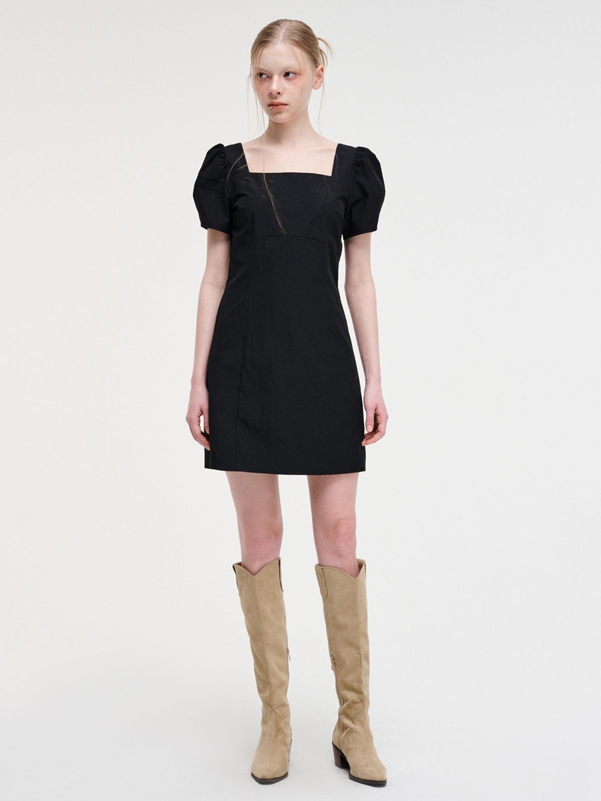 에트몽(ETMON) Square Puff Mini Dress, Black