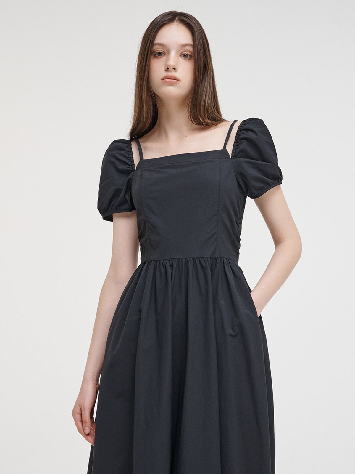 에트몽(ETMON) Strap Slit Off Shoulder Dress, Black