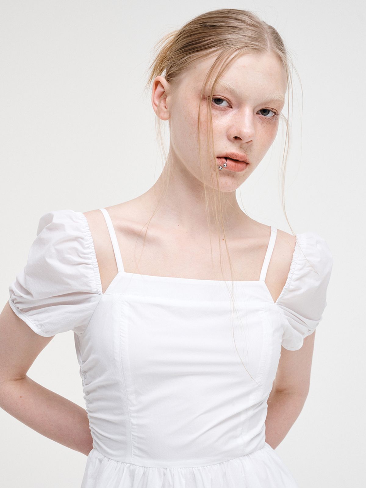 에트몽(ETMON) Strap Slit Off Shoulder Dress, White