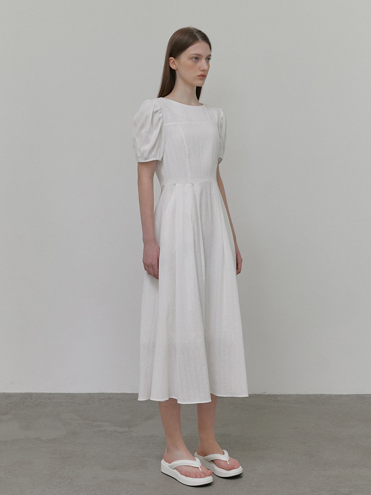 에트몽(ETMON) Boat Neck Pintuck Dress, White