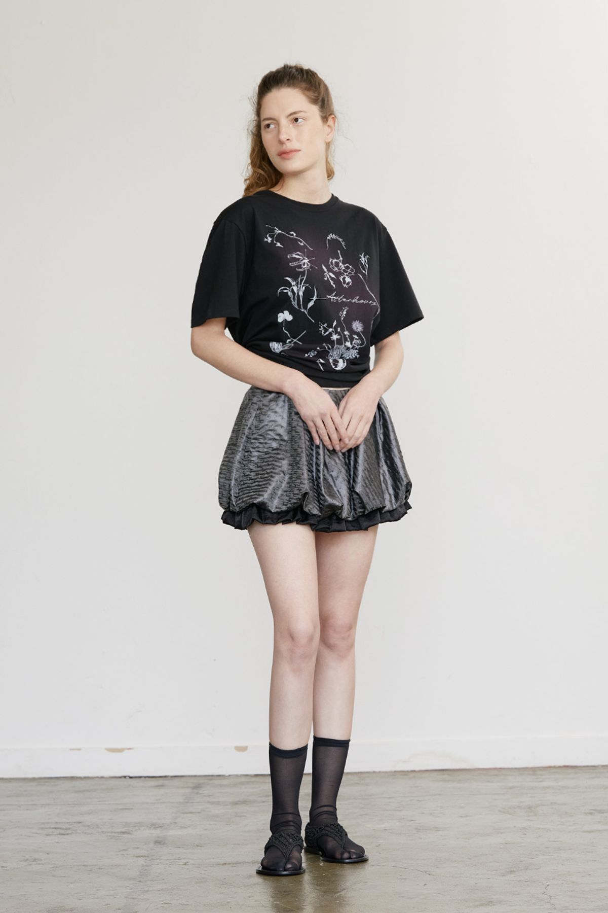 애프터아워즈(AFTERHOURS) DOUBLE HEM BUBBLE SKIRT (GLOSSY CHARCOAL)