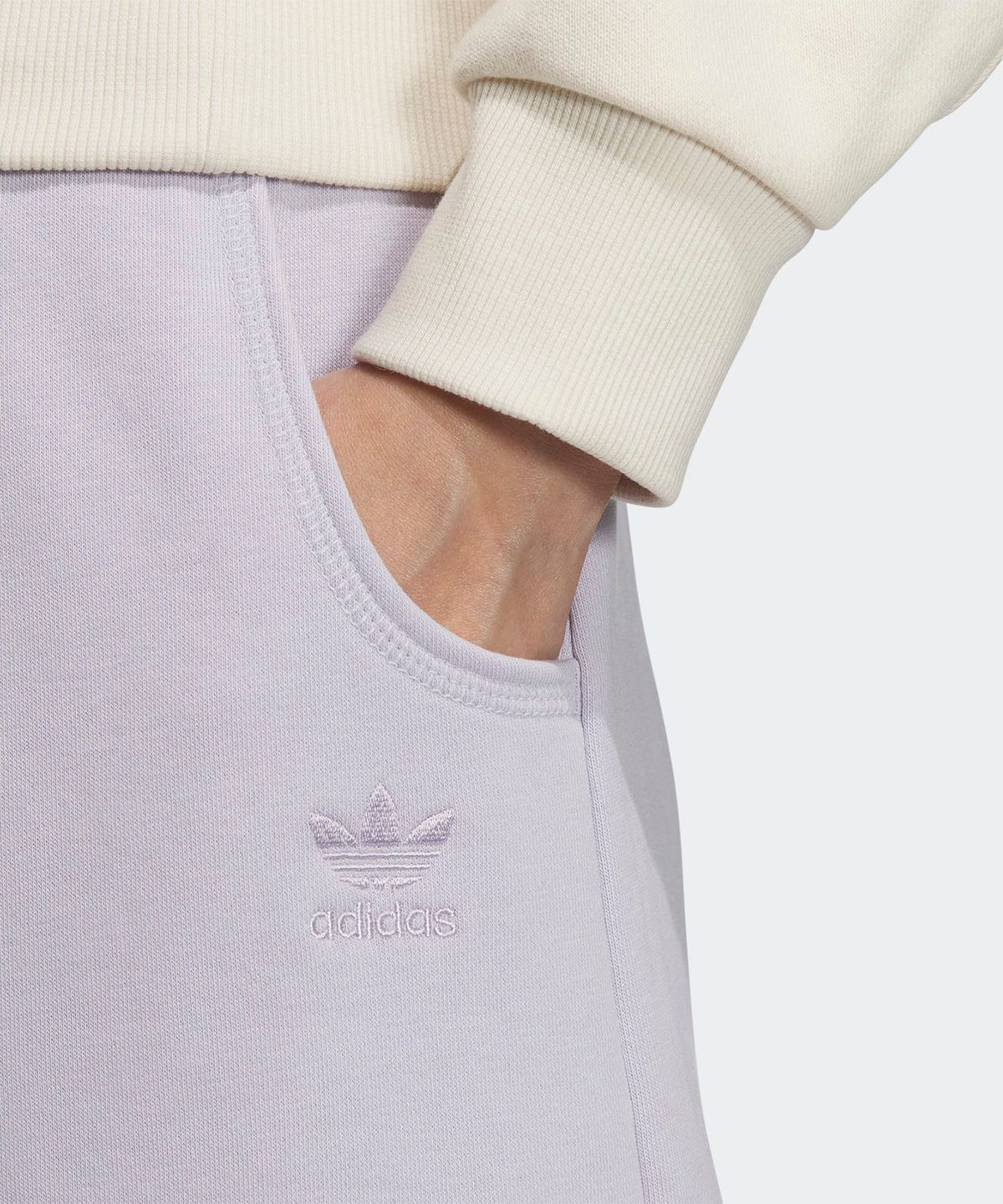 아디다스(ADIDAS) 그래픽 숏 팬츠 - 실버 / IW6303