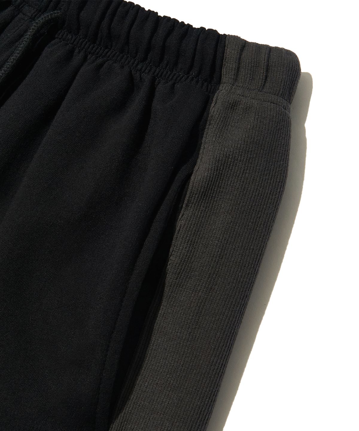 피스메이커(PIECE MAKER) SIDE RIBBED SWEAT SHORTS (BLACK)