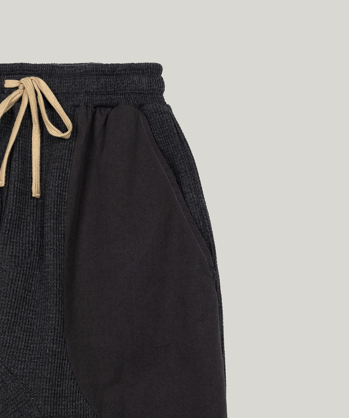플로즈룸(FLAWSROOM) Round Panel Jogger Pants [CHARCOAL]