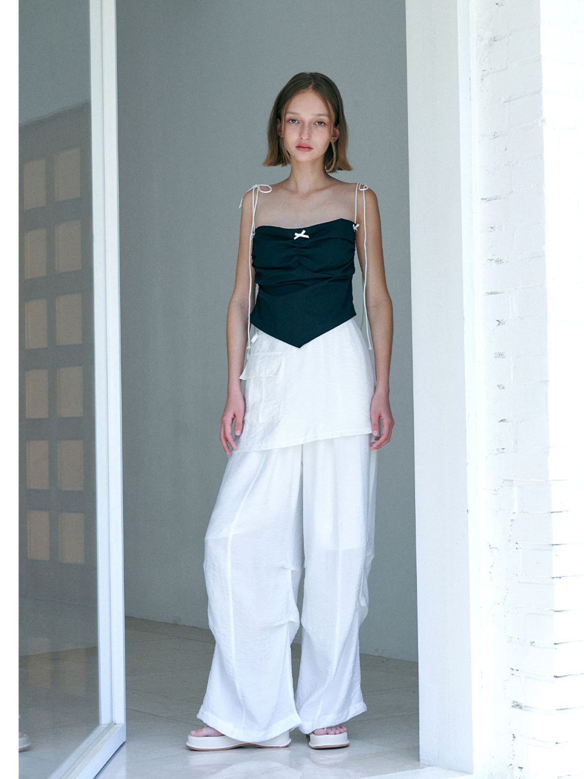 모이페어(MOIFAIRE) LAYERED SKIRT PANTS / WHITE