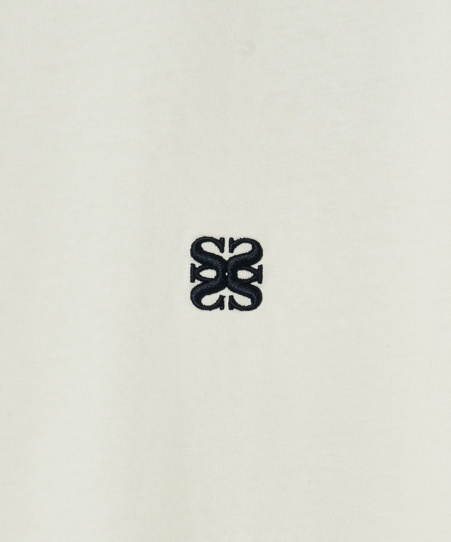 MUSINSA | SATUR Classic Small Logo Short-Sleeved T-Shirt