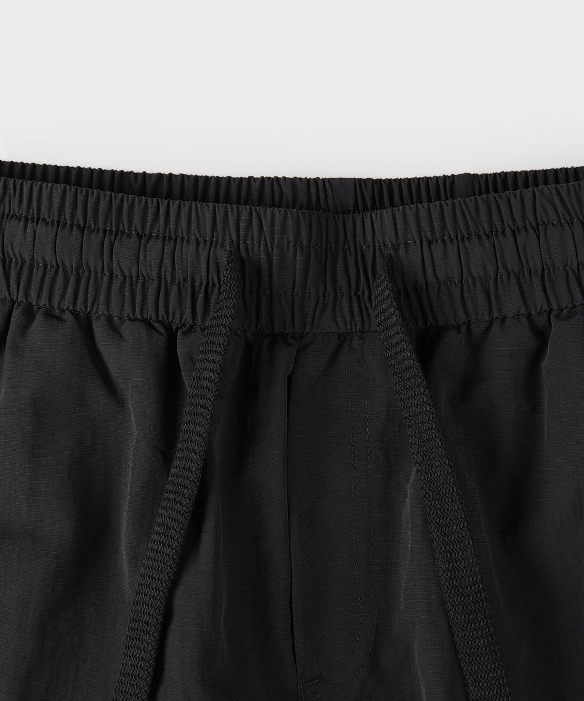 빠니깔레(PANICALE) 블랙 나일론 밴딩 카고 쇼츠