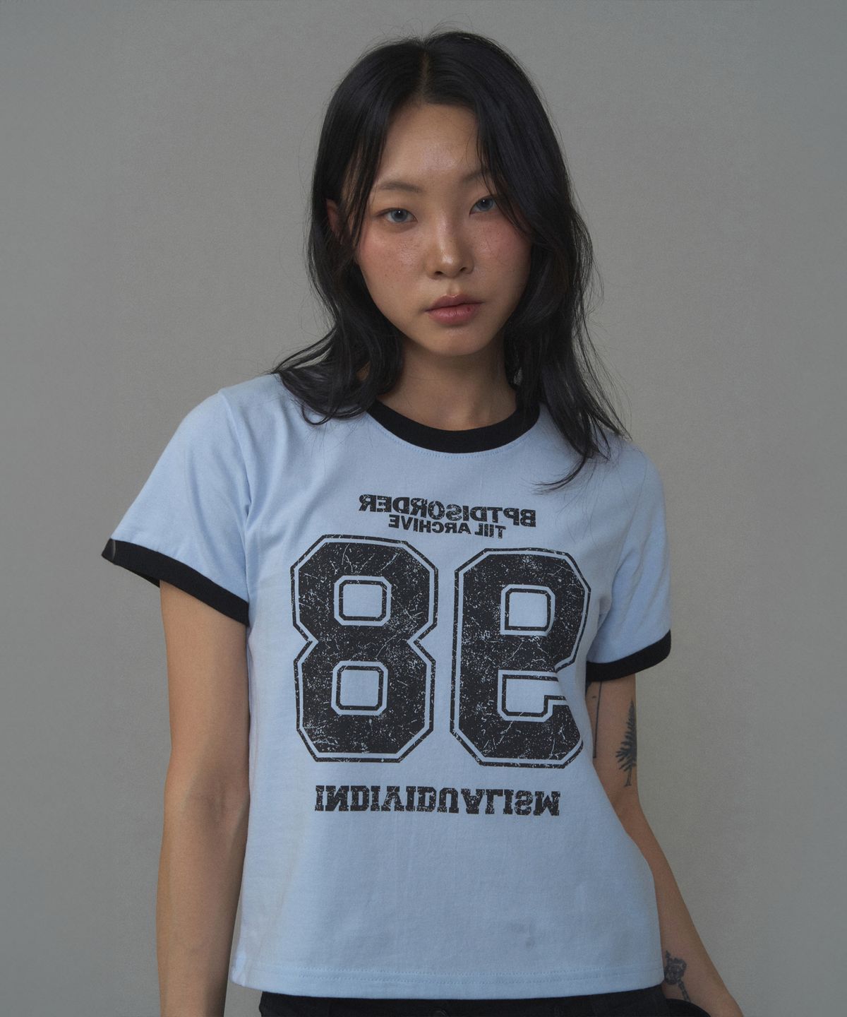 비피투디스오더(BP2 DISORDER) 빈티지 98 링거 크롭 티 차콜