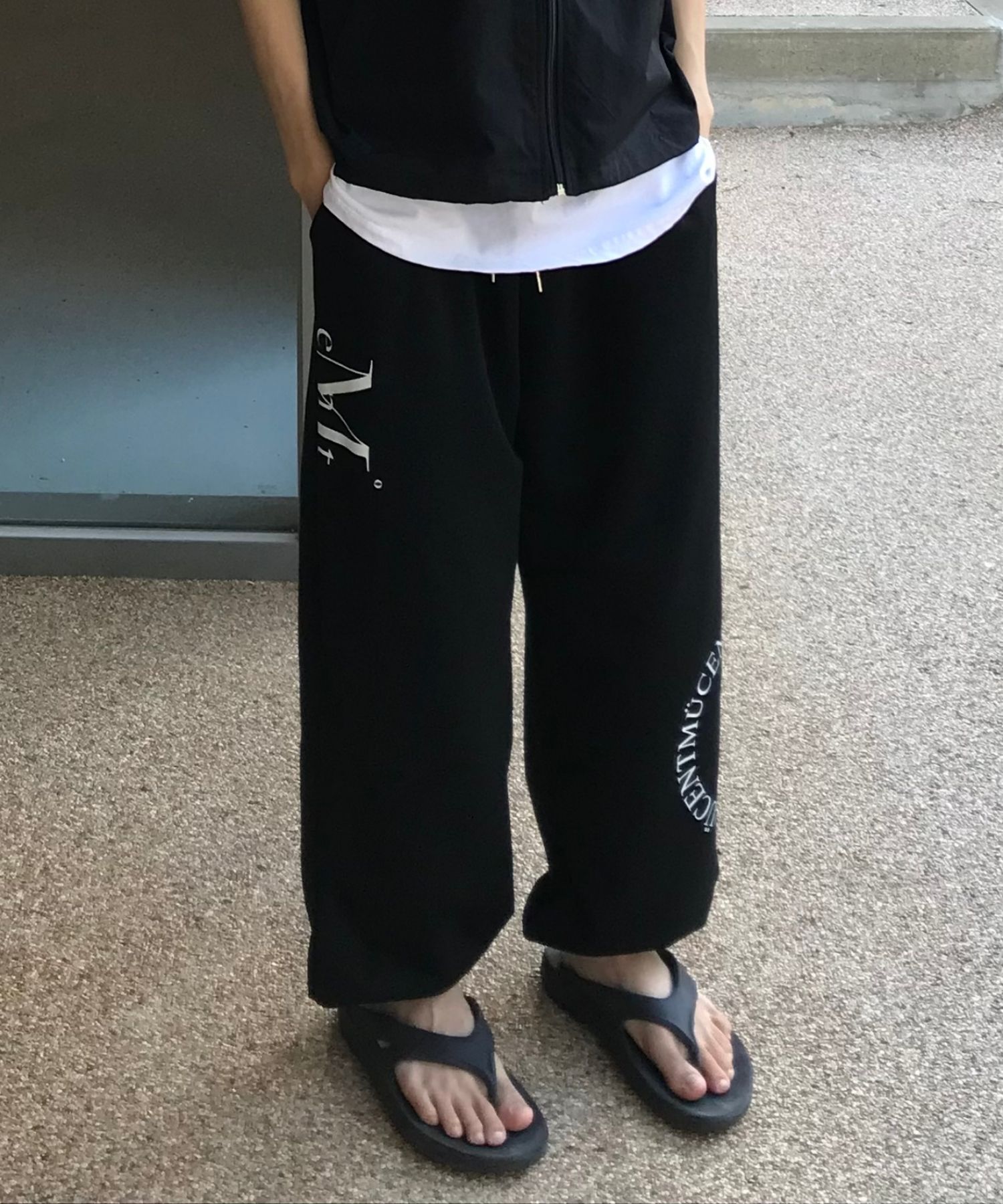 ★MUCENT★ Division Wide Sweat Jogger Pants Unisex Grey Blac MUSINSA | MUCENT Division Wide Sweat Jogger Pants Unisex