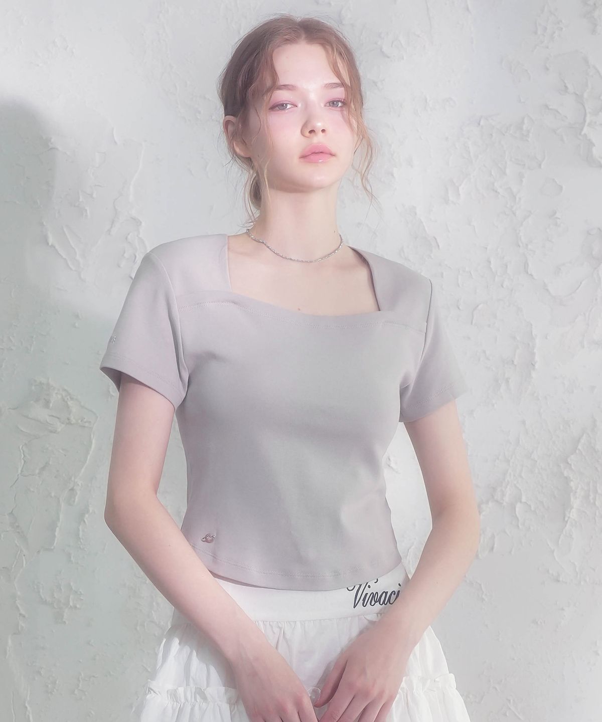 비바셔스(VIVACIOUS) Renee Square Neck Slim T-Shirt - 5COL