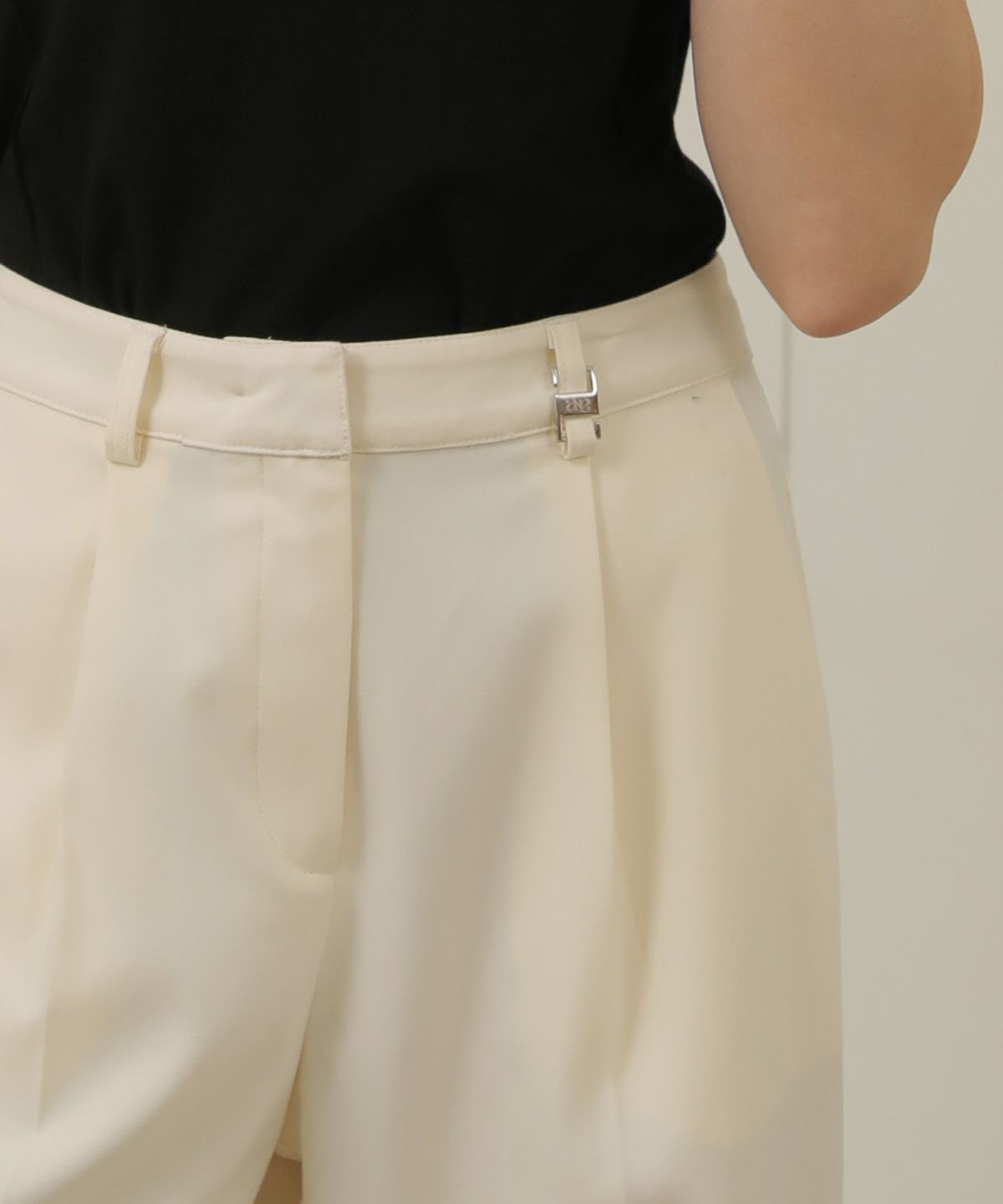 논앤논(NON AND NON) Classic One tuck Slacks_NSSL462 (Cream)