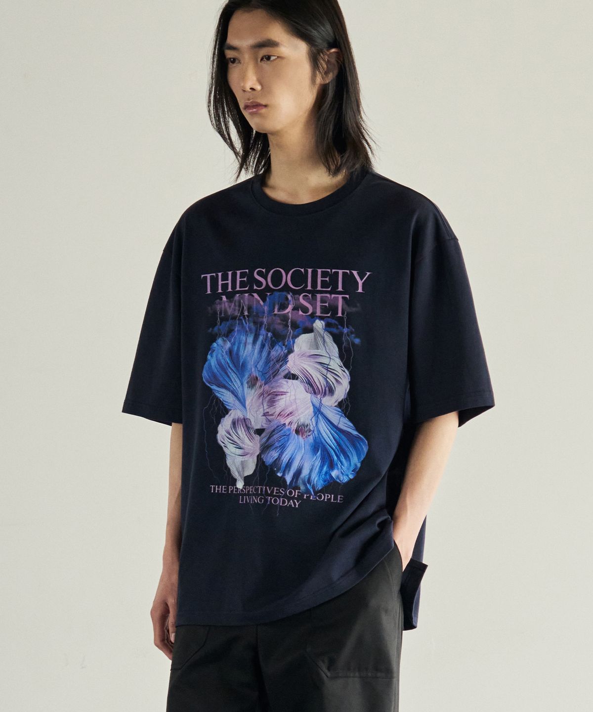 로템버(ROTEMBER) 스틸라이프 플라워 하프 티셔츠 [NAVY]