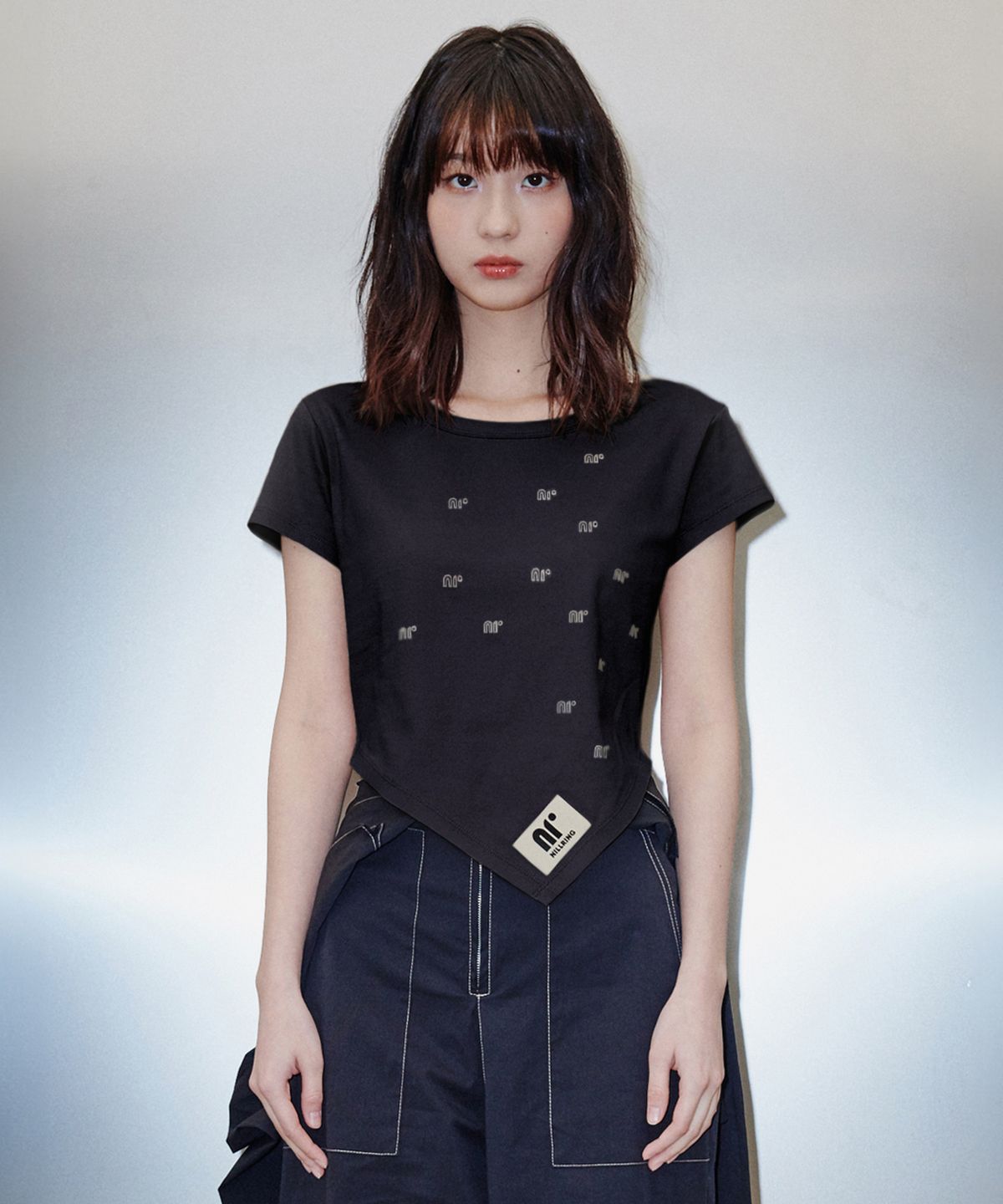 닐링(NILLRING) T10.00 Unbalanced Short-sleeved Print T-shirt